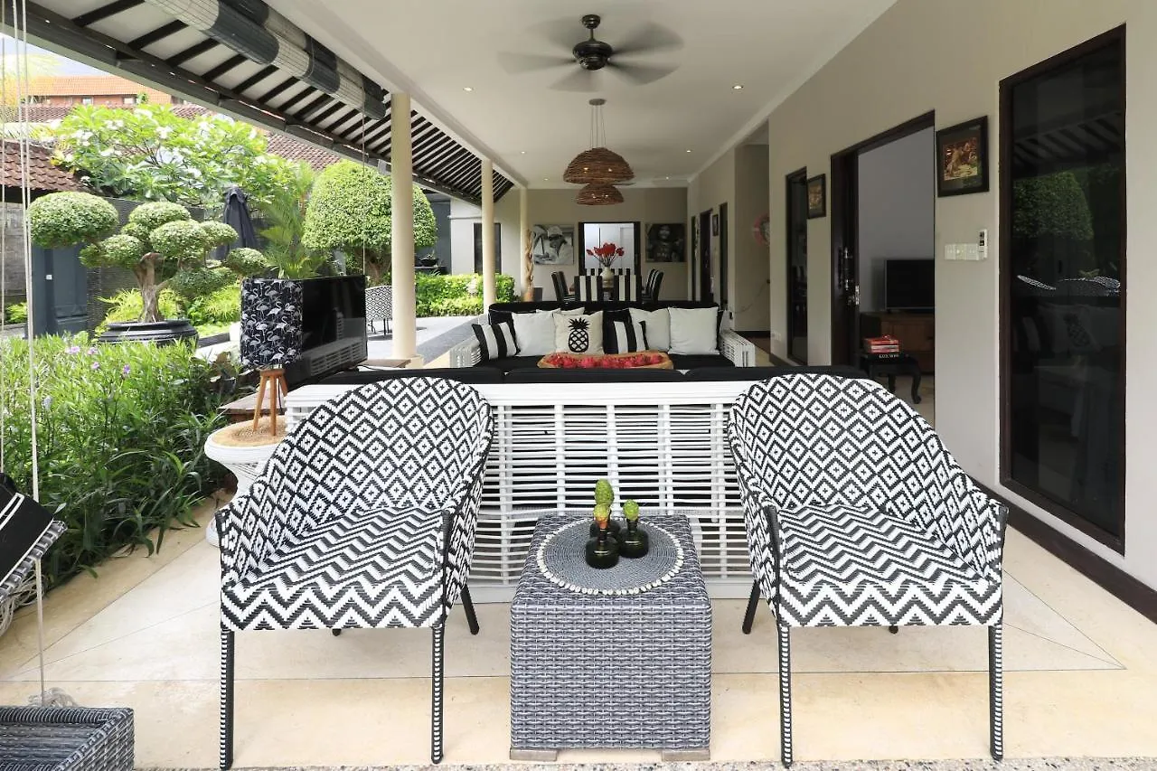 Villa Bloom 1 - 4 Bedrooms, 4 Bathrooms, Private Pool Close To The Beach Seminyak   Seminyak (Bali)