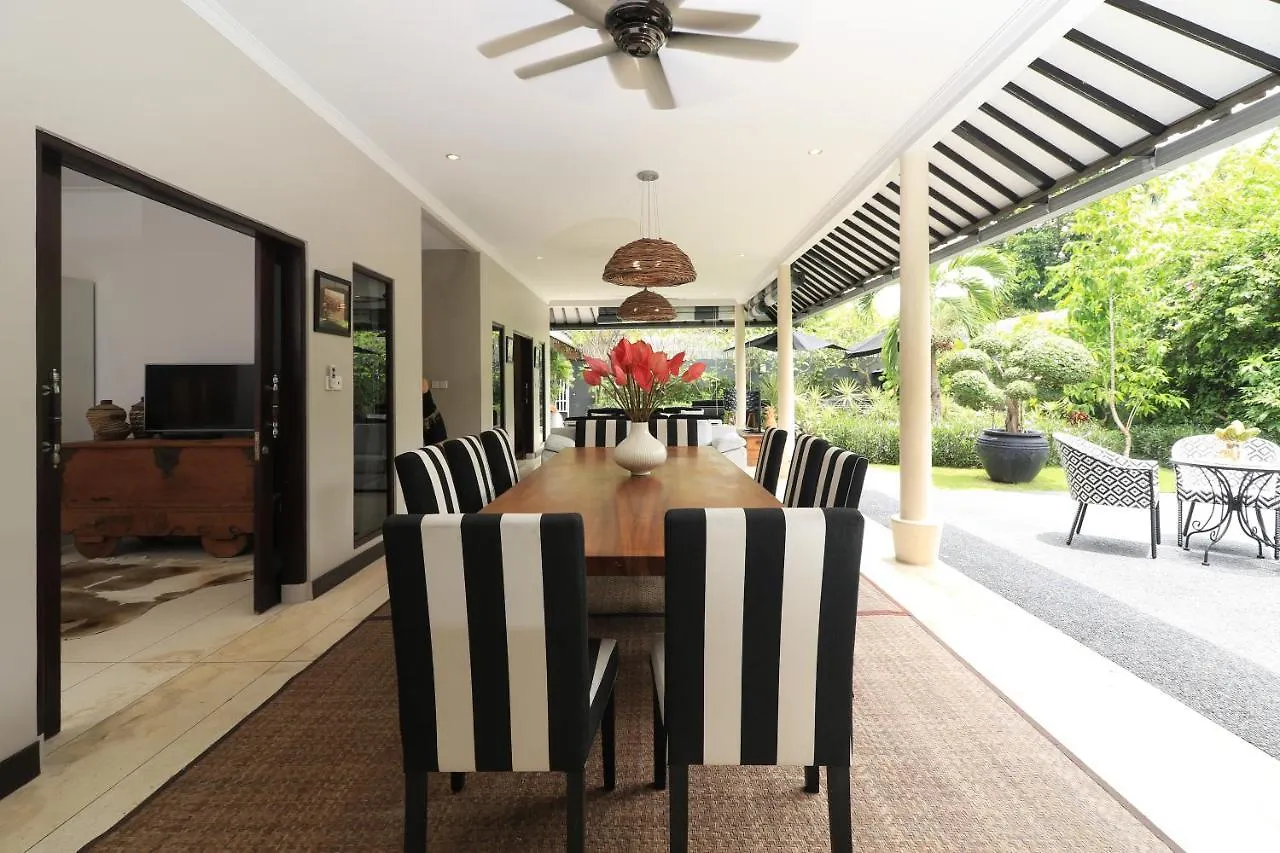 Villa Bloom 1 - 4 Bedrooms, 4 Bathrooms, Private Pool Close To The Beach Seminyak
