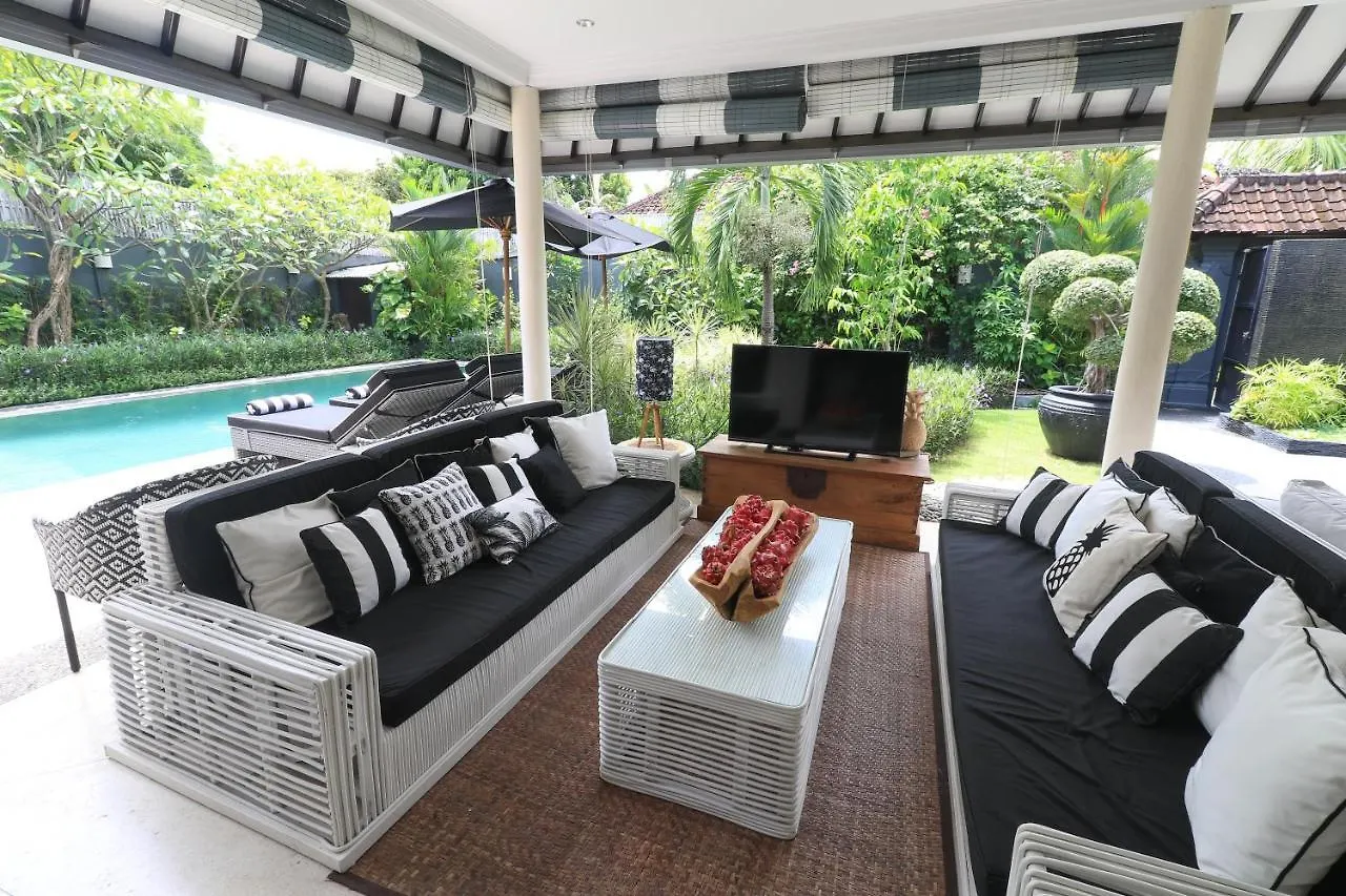 Villa Bloom 1 - 4 Bedrooms, 4 Bathrooms, Private Pool Close To The Beach Seminyak 0*,